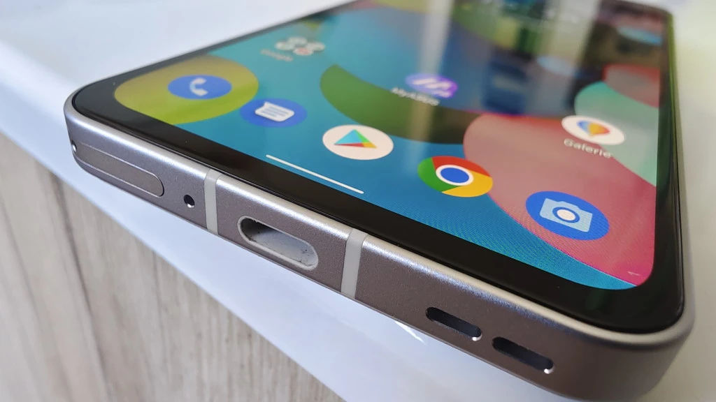 ASUS ZenFone 9 vs Google Pixel 6a