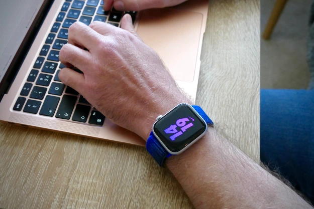 Redmi Watch 2 Lite vs Apple Watch SE (2022): Quelle est la meilleure samartwatch