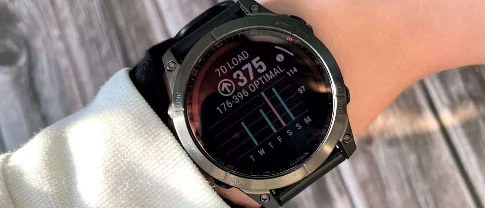 Garmin Fenix 7 vs Apple Watch Series 8: Laquelle devriez-vous acheter ?