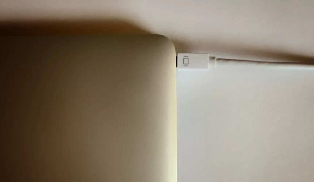 Comment diffuser l’écran de son MacBook sur une télévision Android avec et sans câble.