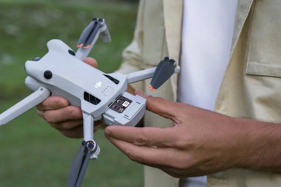 DJI Mini 4 Pro : Une fuite sur l'emballage révèle les