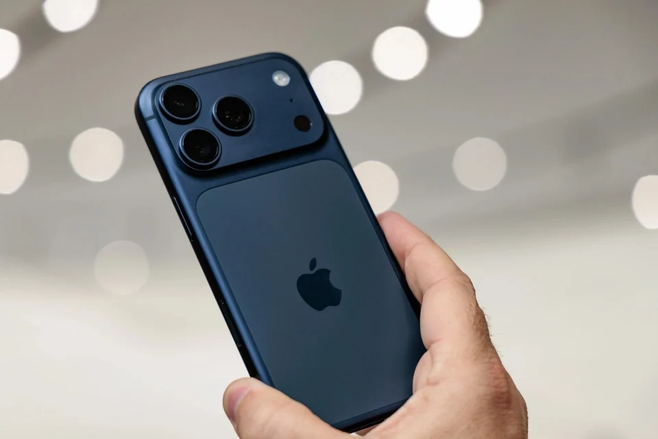 iphone_18_pro_max-2 iPhone 18: Apple rinvia il modello base all'inizio del 2027