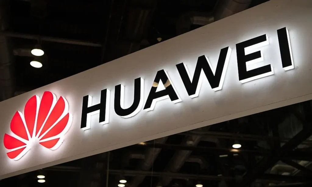 globaltimesnews-2096865814221824144-01-1024x614 Huawei Mate XT 2 : le tri-fold abandonne le pliage en Z et lance HarmonyOS 7