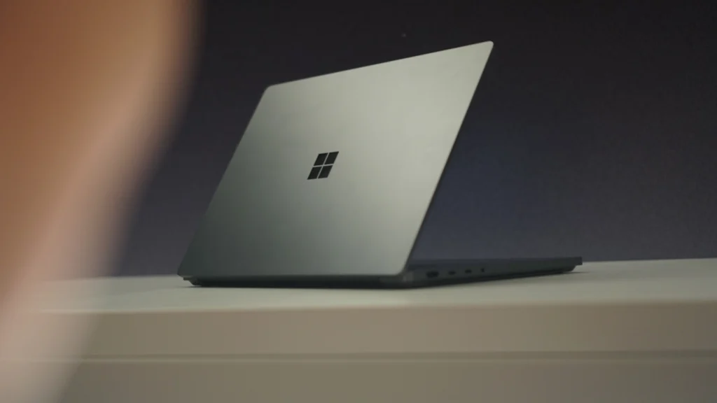GadgetMatch-Microsoft-Surface-Laptop-Ultra-1024x576 Surface Laptop Ultra : le PC Windows à puce Nvidia RTX Spark arrive en magasin