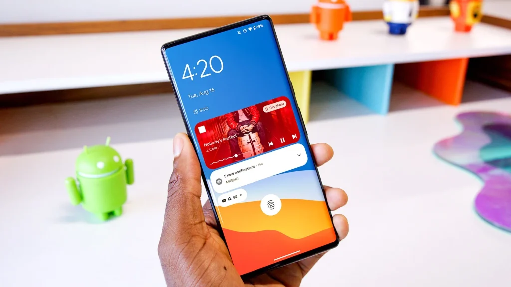 MKBHD-1559631983210291207-01-1024x576 Pixel 6 : la mise à jour d'octobre 2026 marque probablement la fin du support