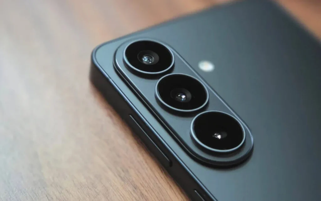 SumahoReview-2107465658896420922-01-1024x643 Mise à jour de sécurité Samsung d'octobre 2026 : 9 failles critiques corrigées