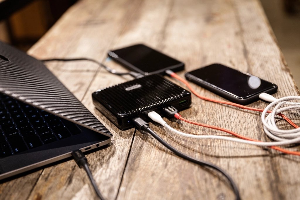 illustration-recharge-3 iPhone Duo vs Galaxy Z Fold8 : attendre Apple ou acheter Samsung ?